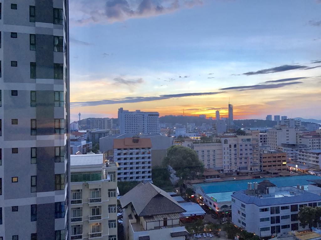 Base Central Pattaya By Alex Exterior photo
